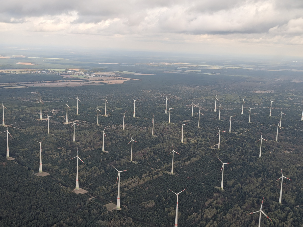 Photo shows aereal view of wind turbines in Brandenburg, GErmany. Photo: CLEW/Wettengel. 