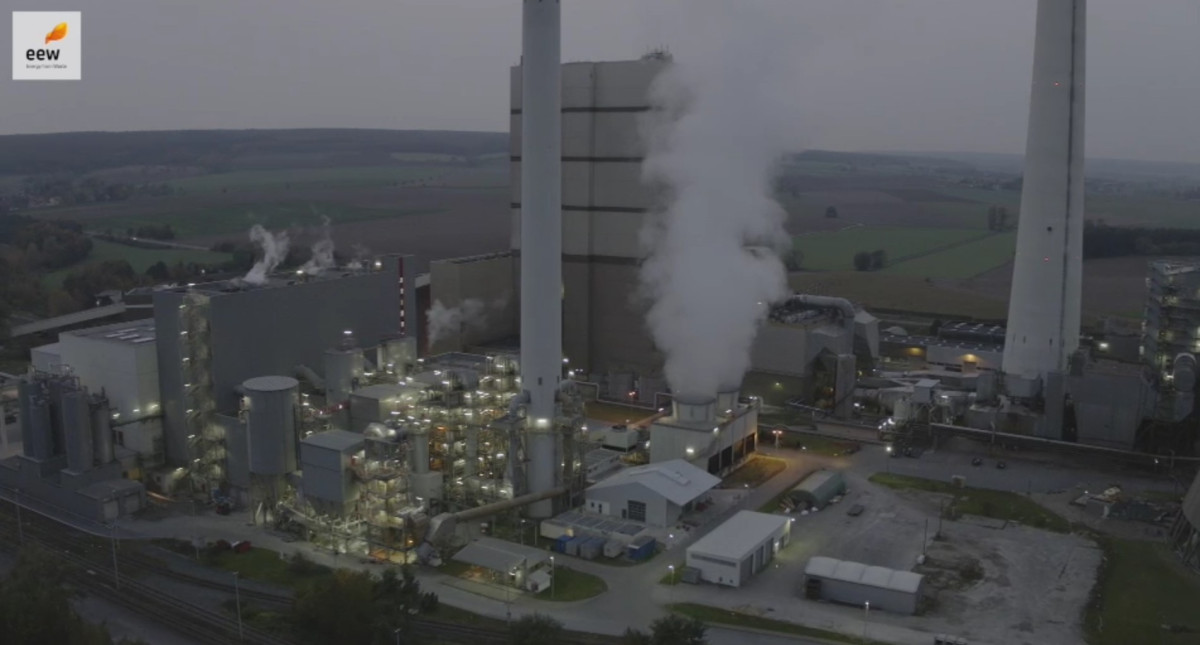 The waste to energy plant at Helmstedt generates 283,000 MWh a year, enough to power around 81,000 houses. Photo: EEW.. The waste to energy plant at Helmstedt generates 283,000 MWh a year, enough to power around 81,000 houses. Photo: EEW.