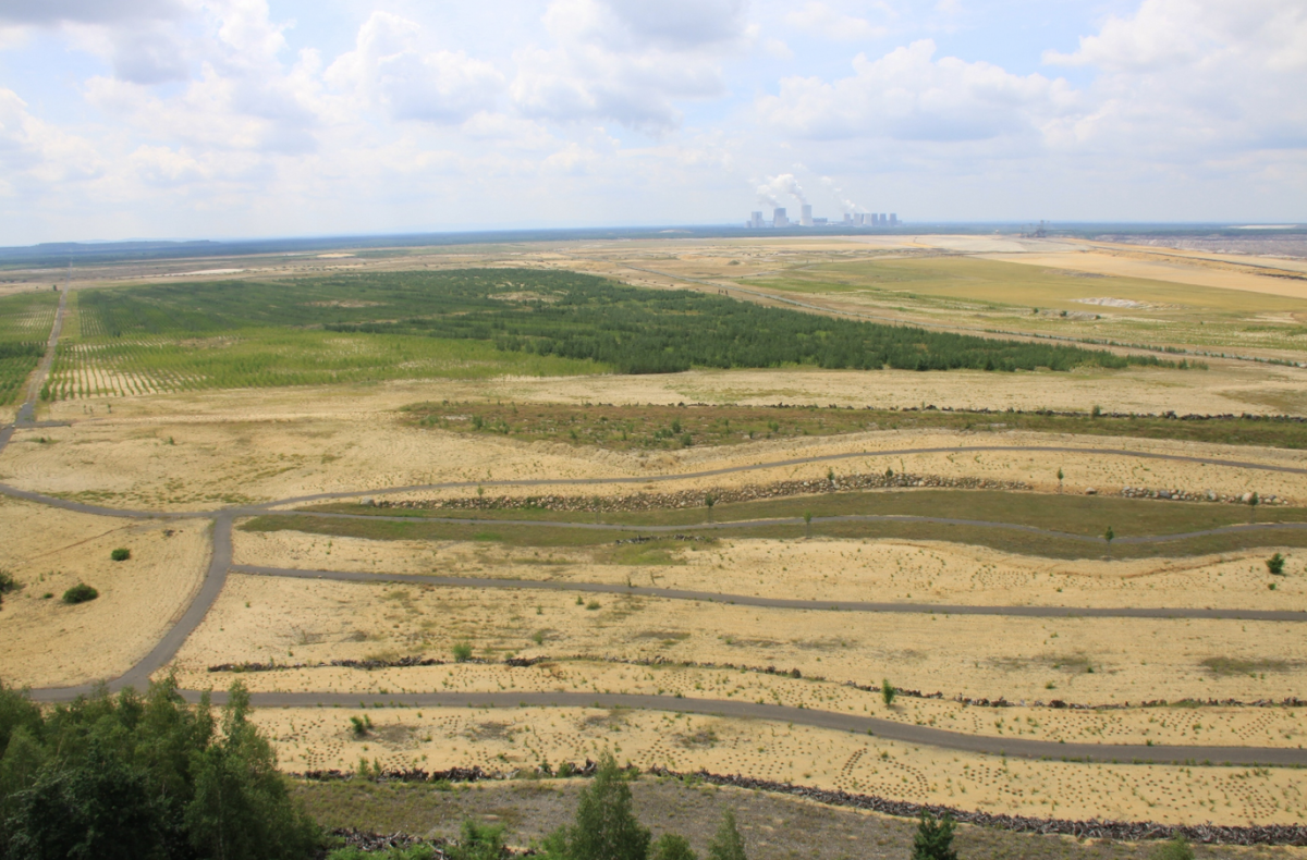 Lignite plant at former open-pit mine Nochten in Lusatia: Coal jobs are vital for some towns in the region. Photo: LEAG Lignite plant at former open-pit mine Nochten in Lusatia: Coal jobs are vital for some towns in the region. Photo: LEAG